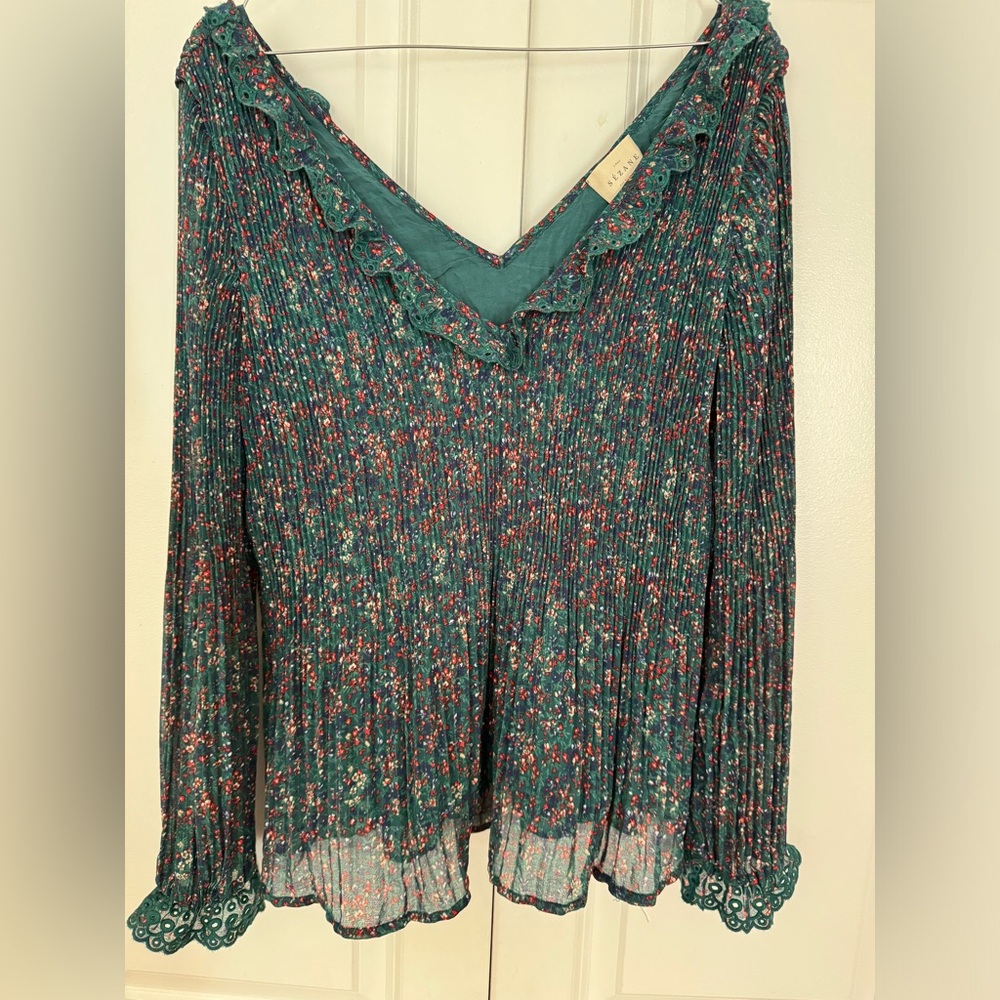 SEZANNE TOP Size US 6  / EUR 38. Very good condition